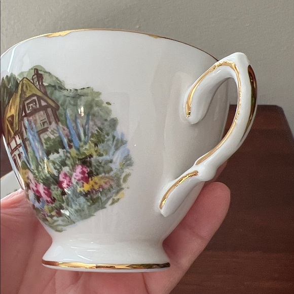 VTG Royal Vale Made in England Cottage Scene Bone China Teacup and Saucer Set - Picture 7 of 10